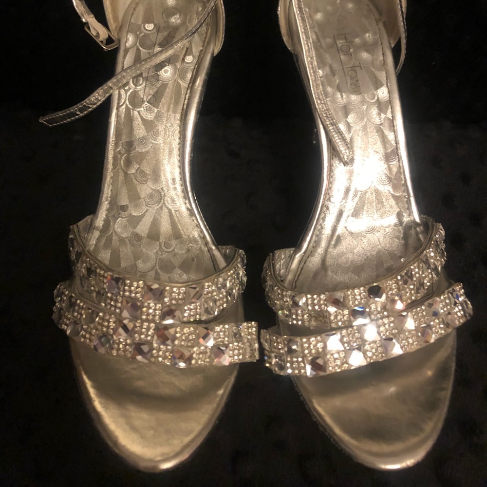 Formal high heel shoes